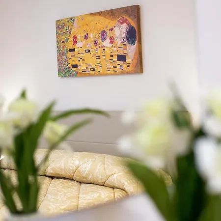 Le Grotte Apartment