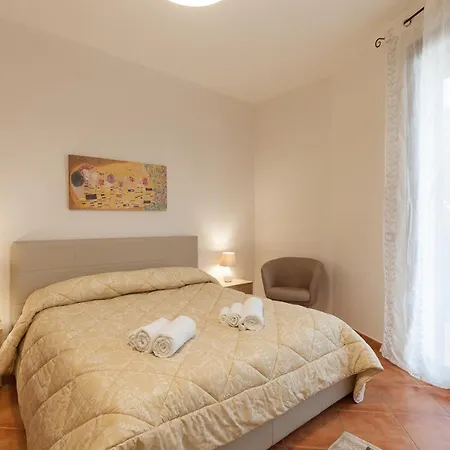Le Grotte Apartment *